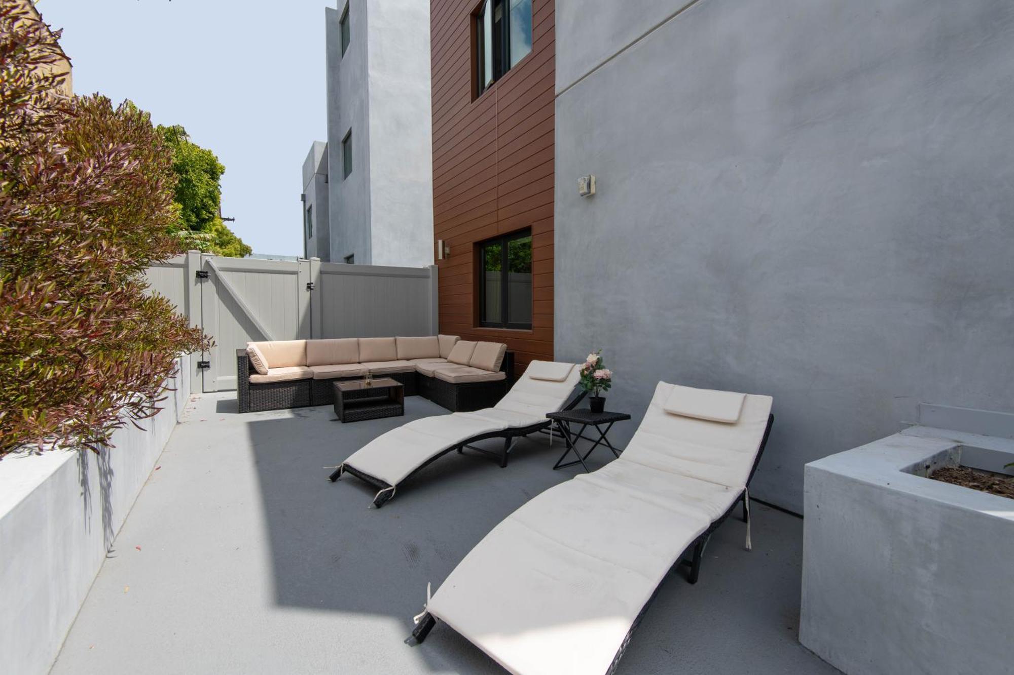 Regency Modern Apartments Glendale Exterior photo