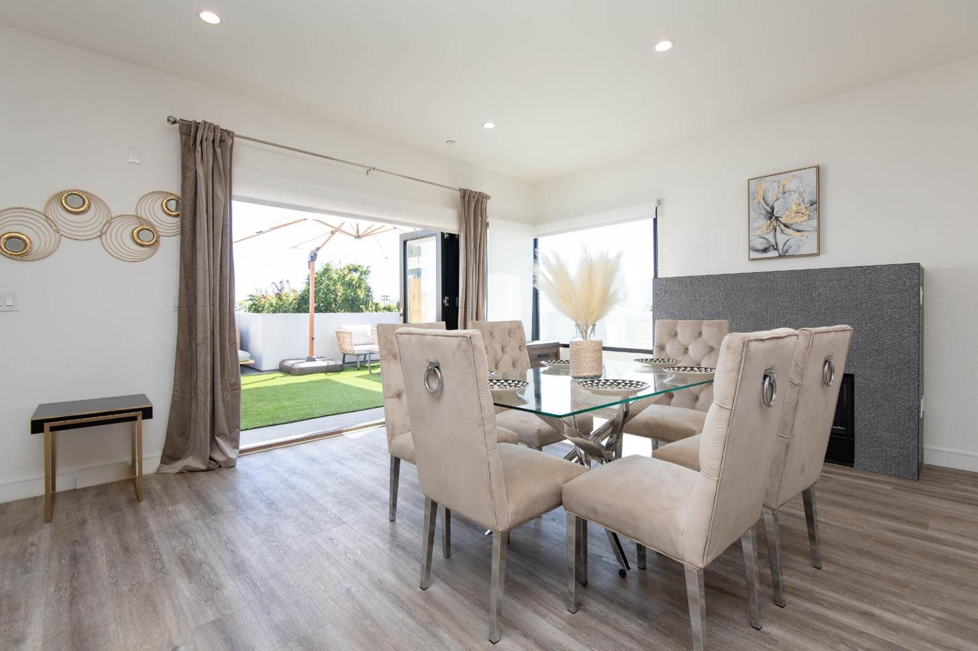 Regency Modern Apartments Glendale Exterior photo